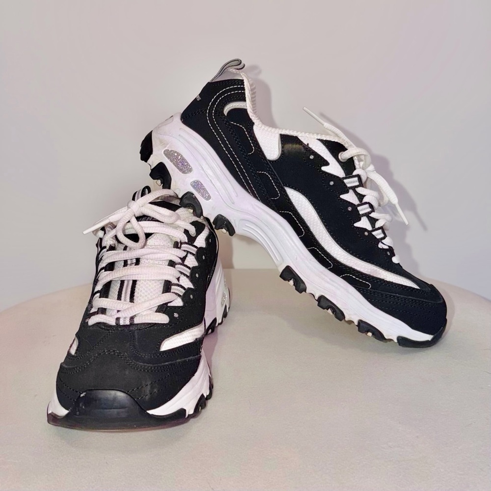Skechers D’Lites Sneakers w/ Pink Insole